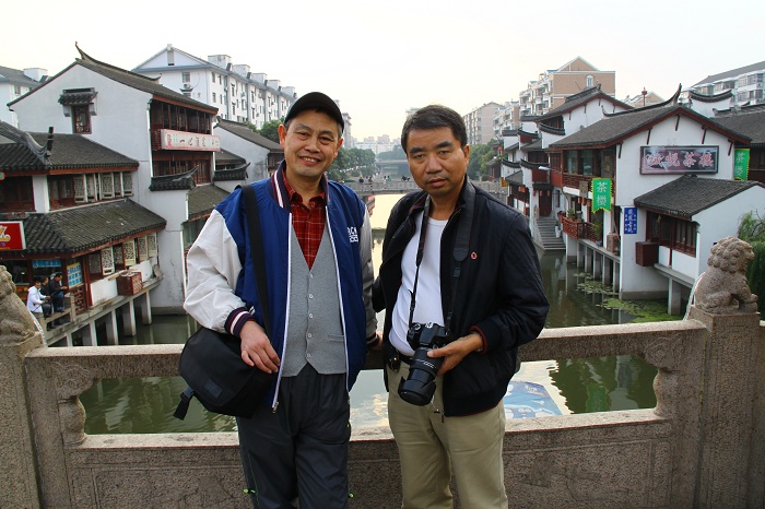 饶编与乡野清风在上海.jpg