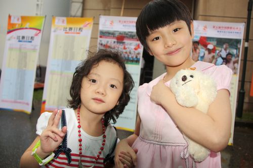 小丝丝和小妞妞