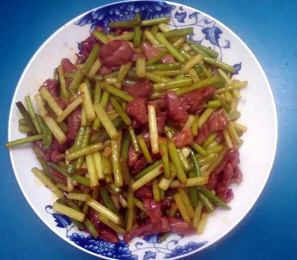 蒜苔肉丝