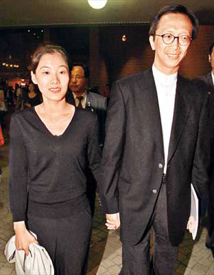 美女与“丑男”组建的十大恩爱明星夫妻(图)