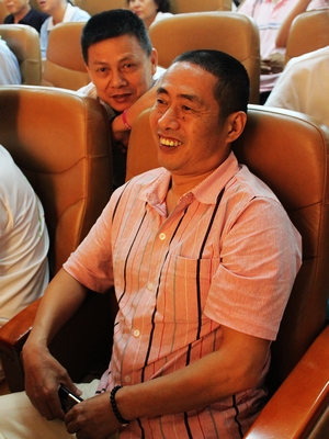 一村四届移运会上的照片